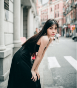 小清新美女黑直长发气质写真图片