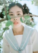 制服美女俏皮可爱个人写真图片