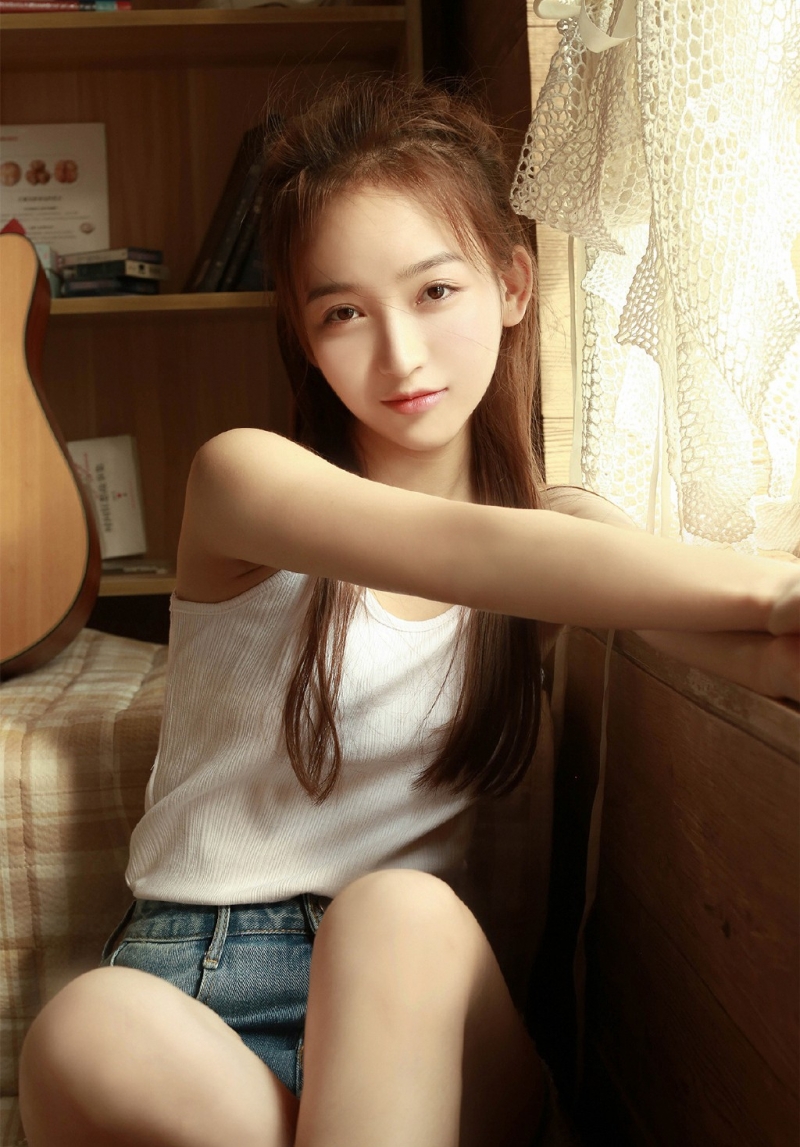长腿mm纤细身材迷人写真集 9