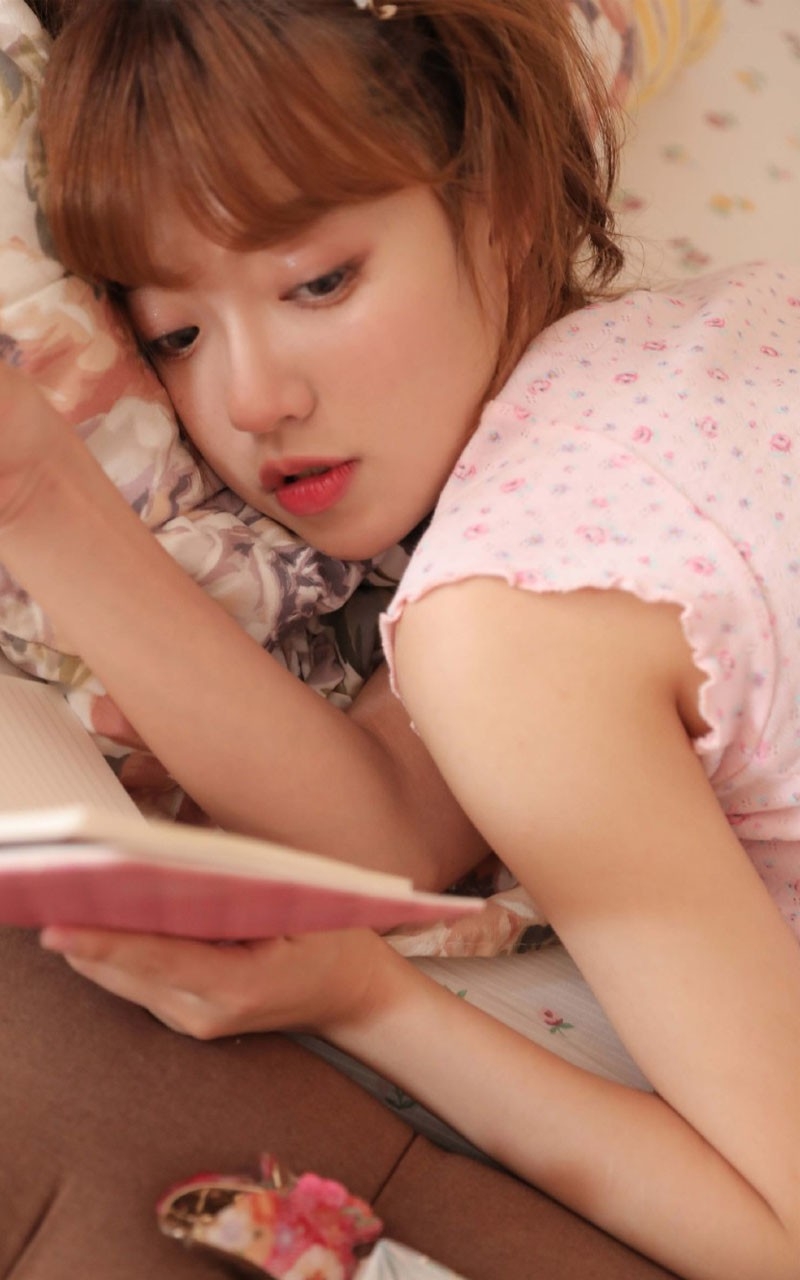 00后软妹美眉大眼朦胧清澈私房照 3