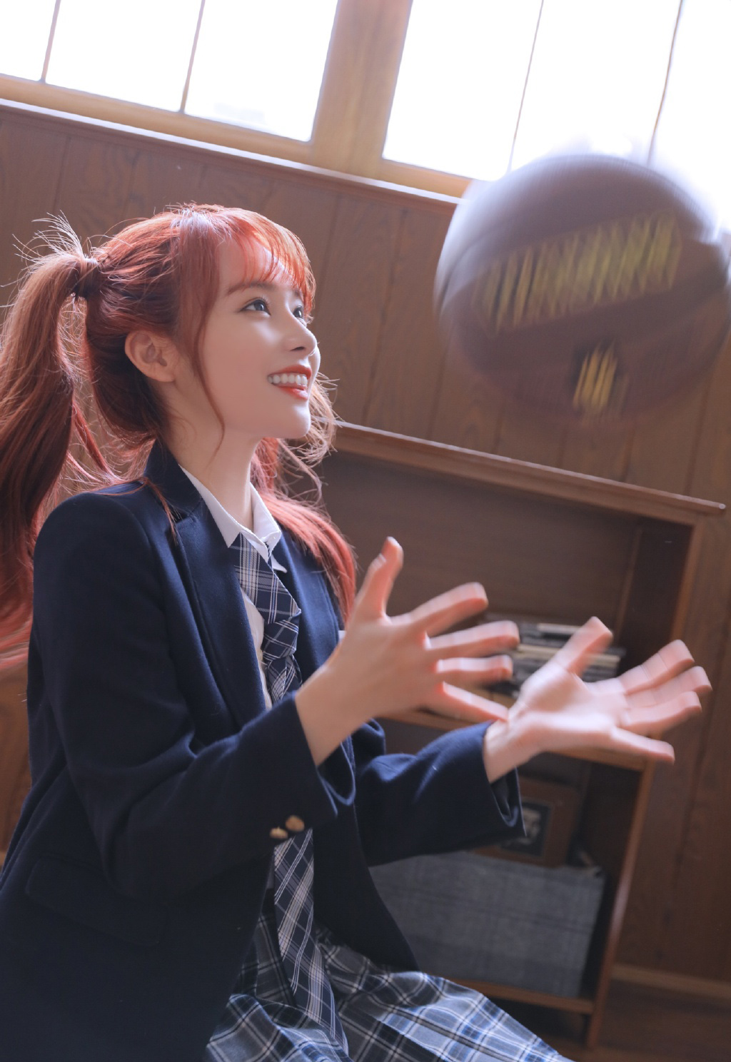 SNH48宋昕冉红发双马尾制服写真图片 3