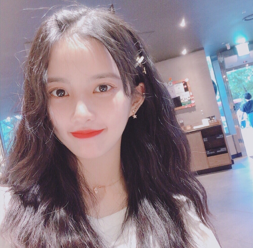 刘些宁清新甜美自拍图片 4