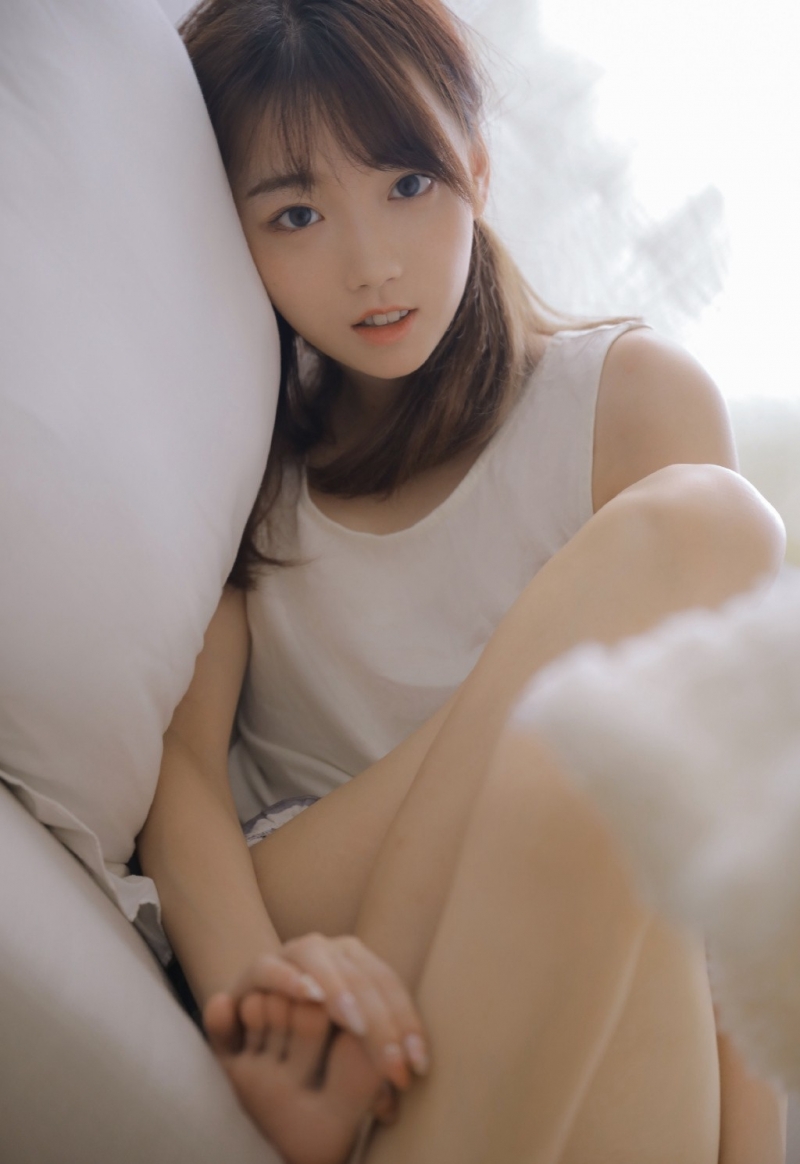 妙龄少女杏眼红唇明媚动人写真 2