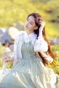元气美女户外森系养眼写真摄影