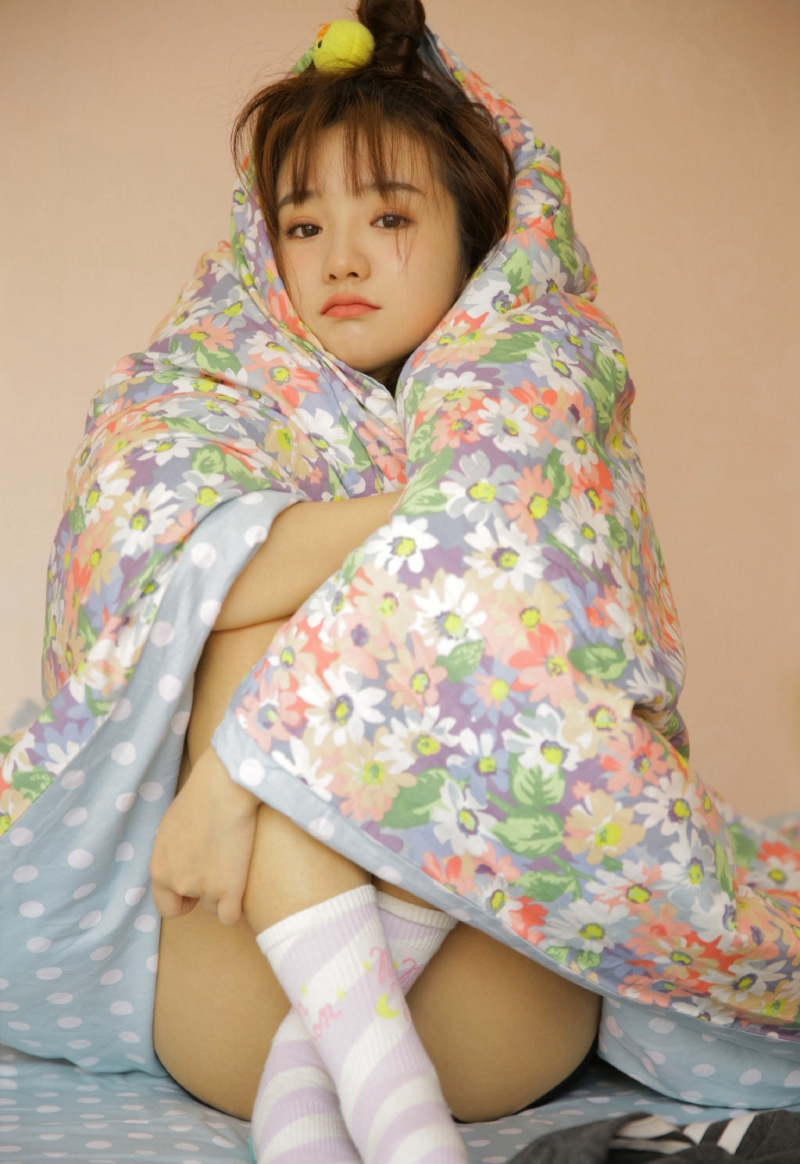 性感美人性格慵懒漂亮女生照片 2