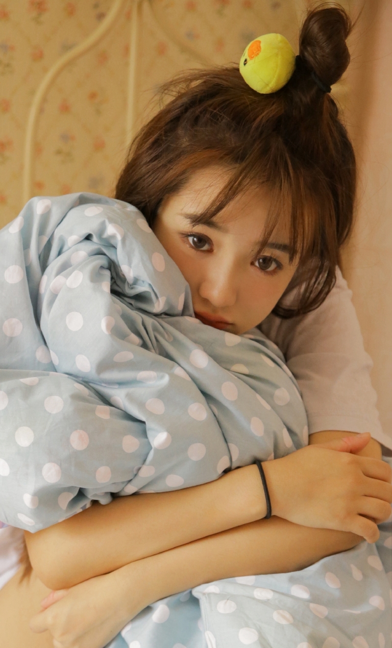 性感美人性格慵懒漂亮女生照片 3