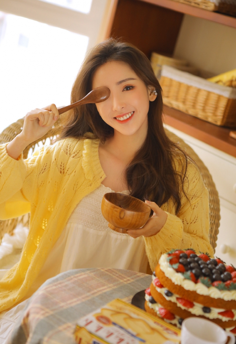 瓜子脸美眉笑容甜美可爱图片 2