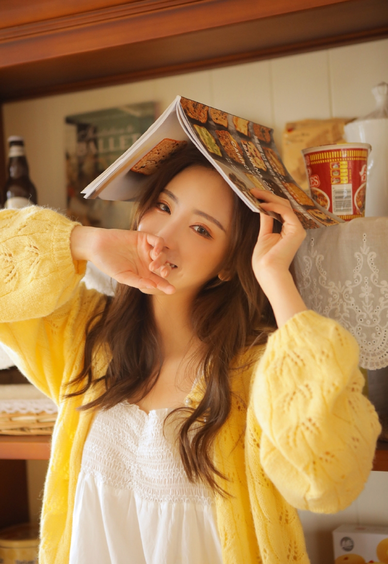 瓜子脸美眉笑容甜美可爱图片 5