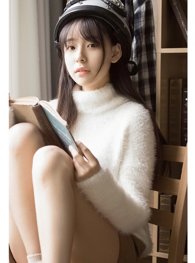 长腿美模身材高挑迷人艺术照 2