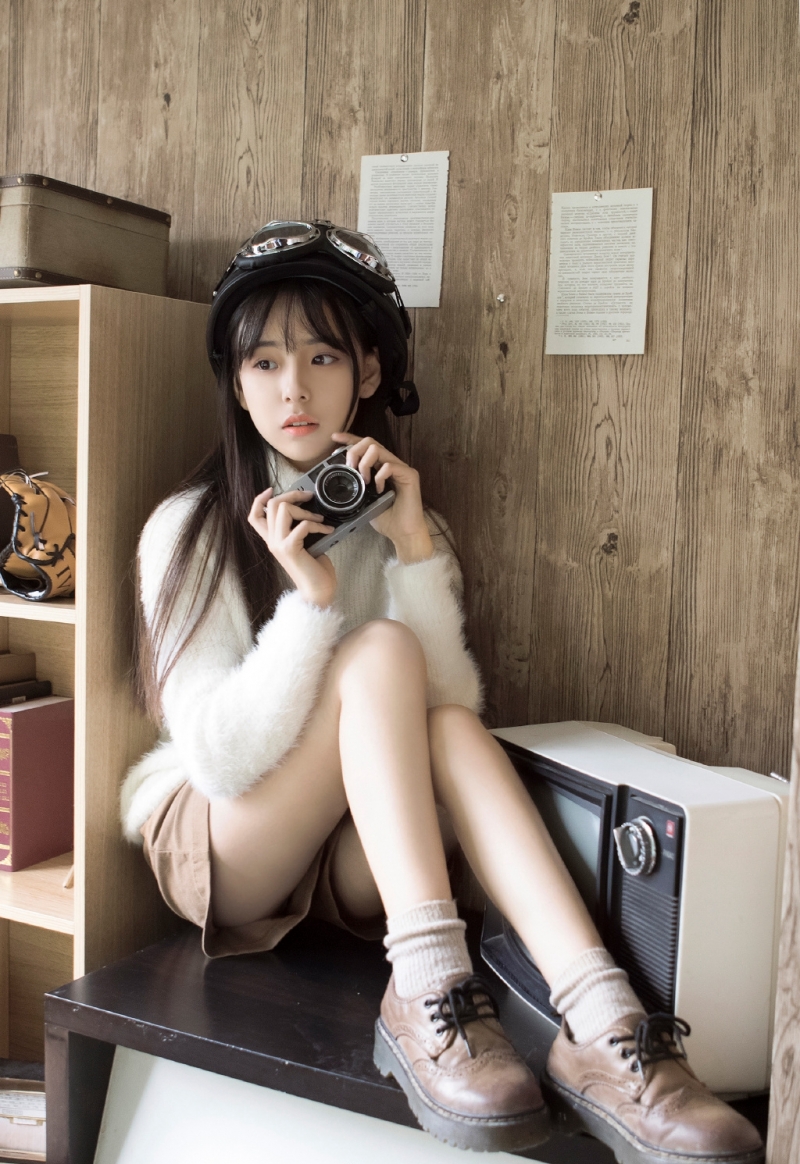 长腿美模身材高挑迷人艺术照 4