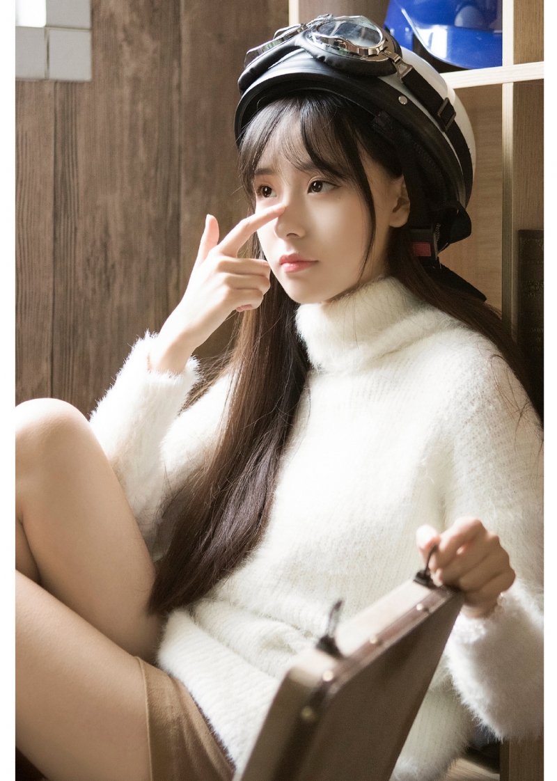 长腿美模身材高挑迷人艺术照 6