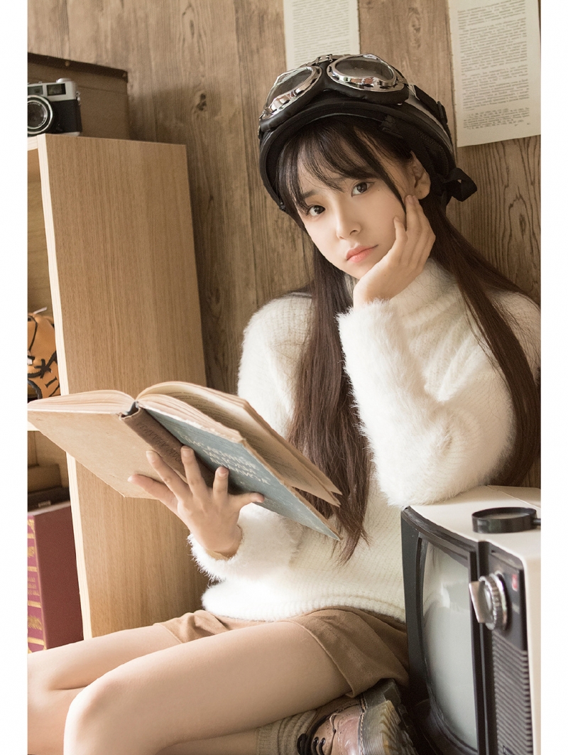 长腿美模身材高挑迷人艺术照 7