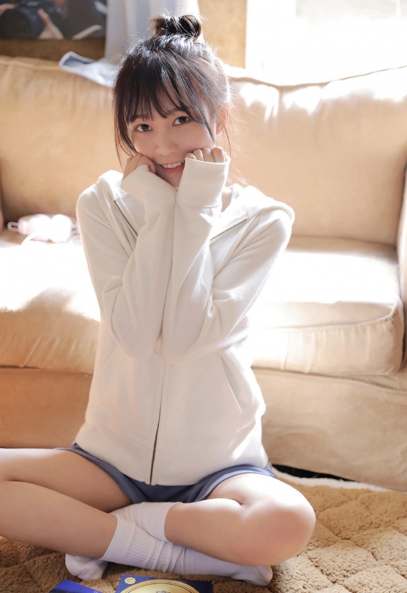 阳光小美女肌肤白皙减龄少女心壁纸 5