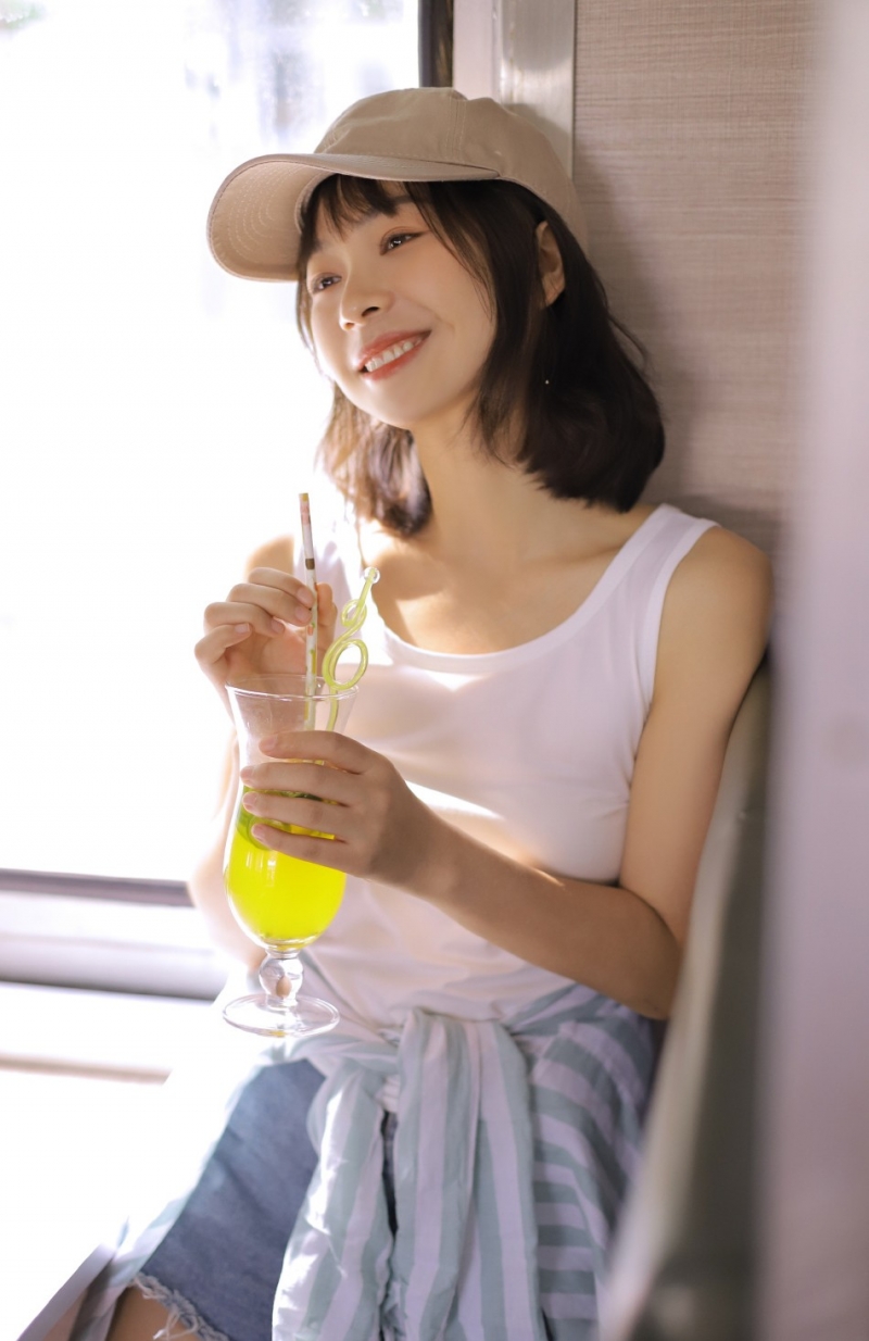 元气美女活力满满小清新图片 4
