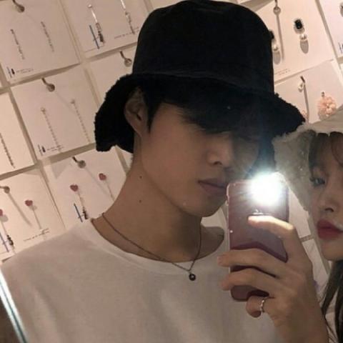 情侣头像2022最新版一男一女 2