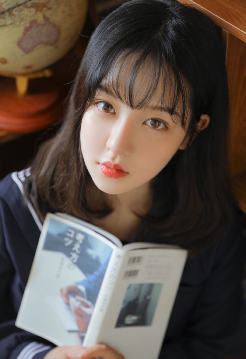 JK制服美女肤白貌美漂亮写真图 2