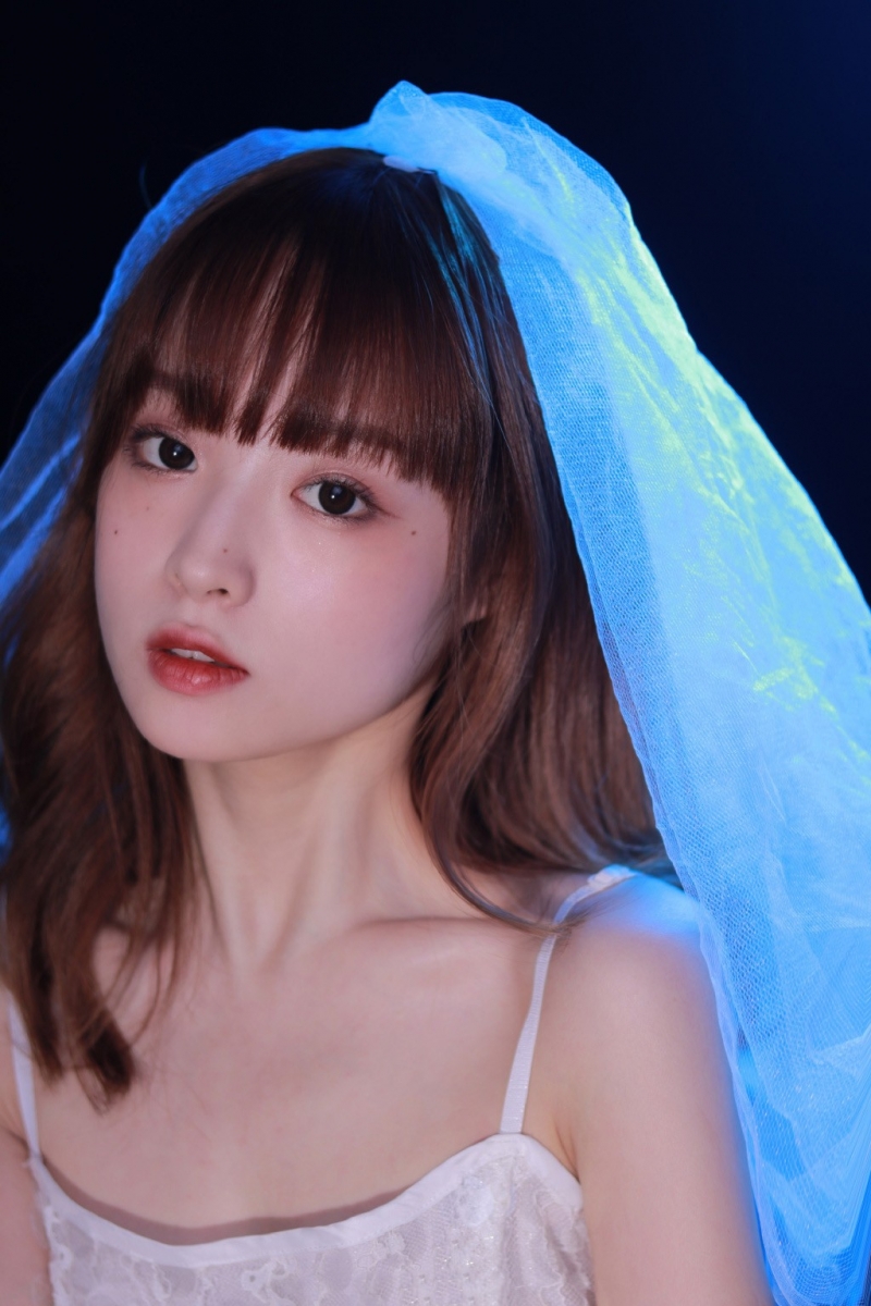 清纯少女锁骨精致白皙美女照片 2