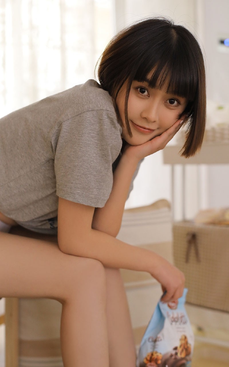 短发俏皮妹妹大眼清澈清纯写真 3