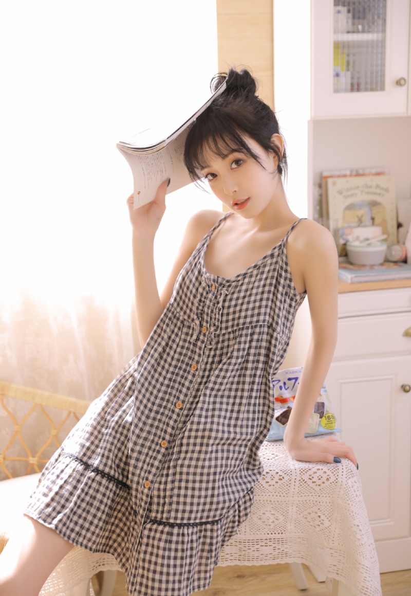 大眼美女唇红齿白漂亮性感套图 6