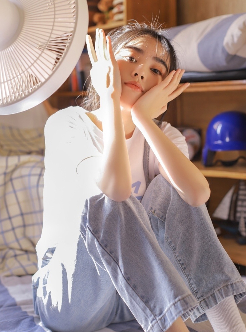 邻家女孩性格慵懒女生图片 4
