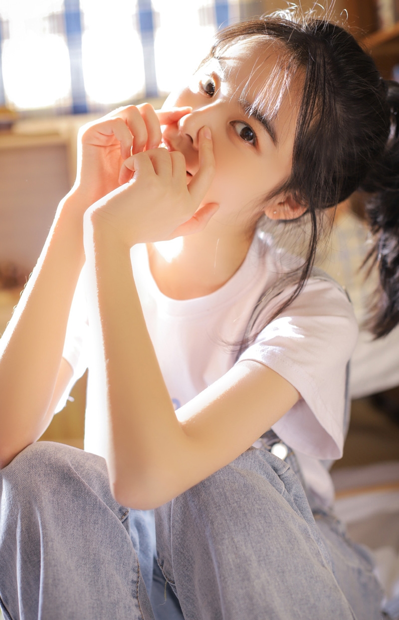 邻家女孩性格慵懒女生图片 5
