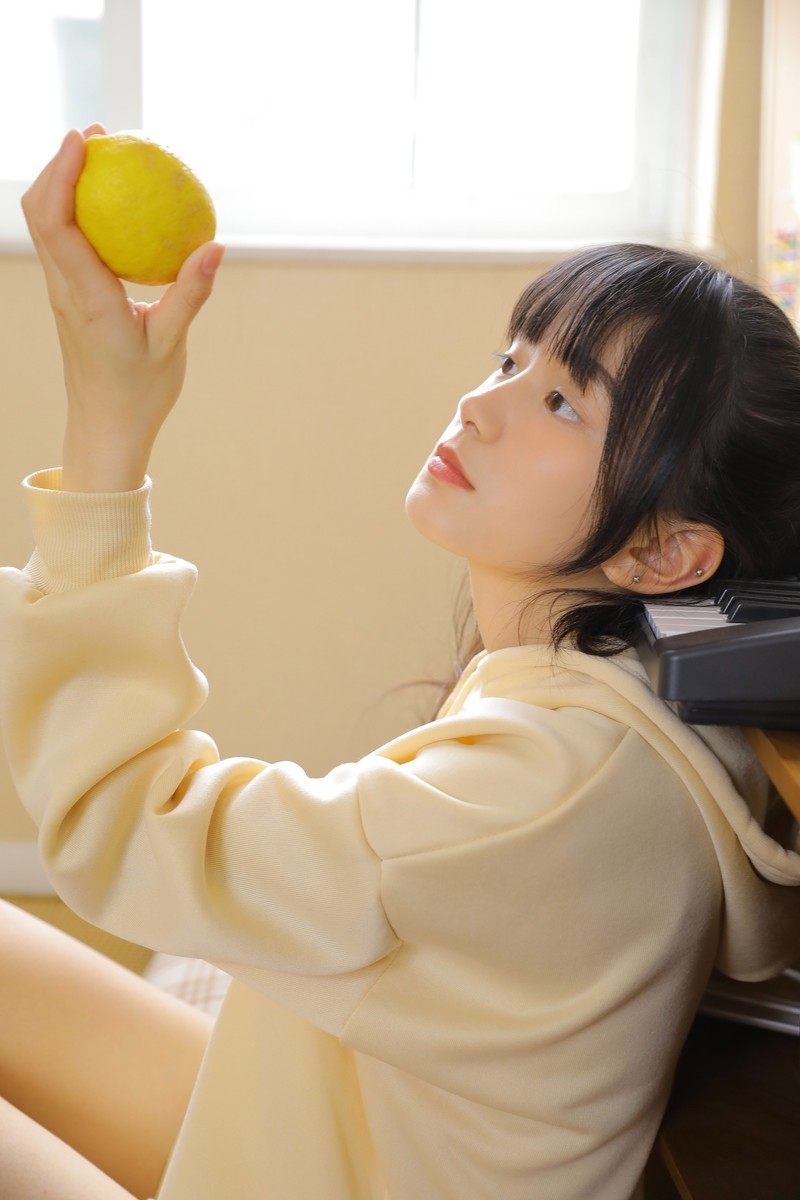 鹅蛋脸美女青春有活力写真摄影 4