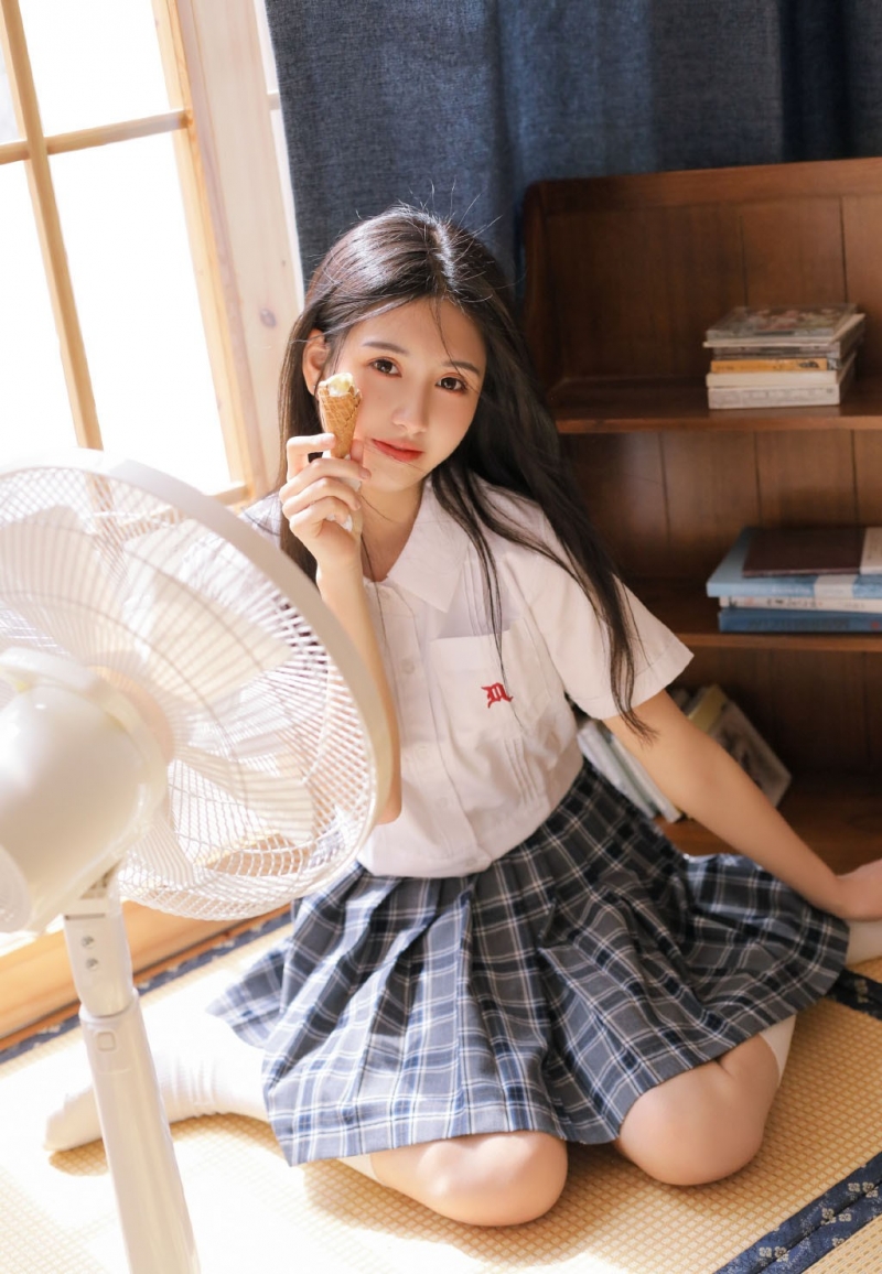 美女校花娇软可爱写真摄影 7