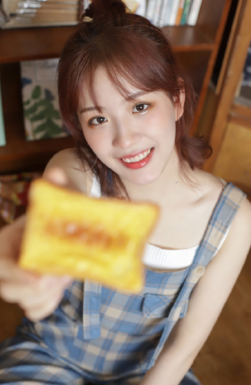养眼美女夏日清甜可爱图片 8