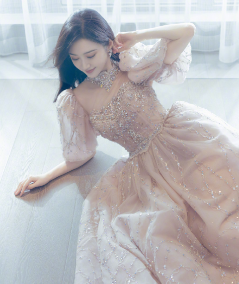 西安美女明星景甜礼服唯美图片 3