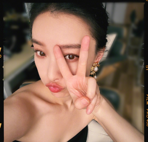 中国美女演员倪妮自拍照图片 2