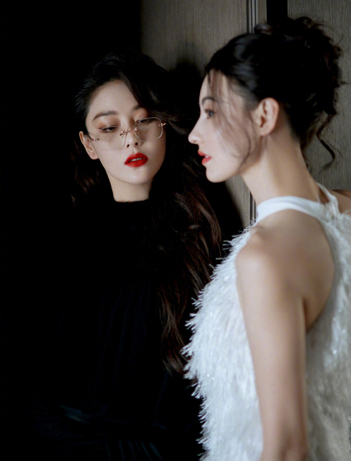 中国美女明星张馨予张柏芝合照怪好看的 2