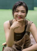 中国女演员刘涛生日晒工装写真帅气图片