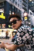 阳光男明星马天宇港风写真图片