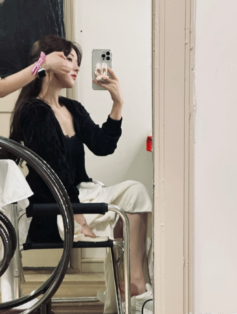 天蝎座美女赵露思最新图片