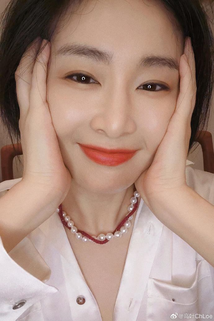 狂飙大嫂美女明星高叶自拍照图片 4
