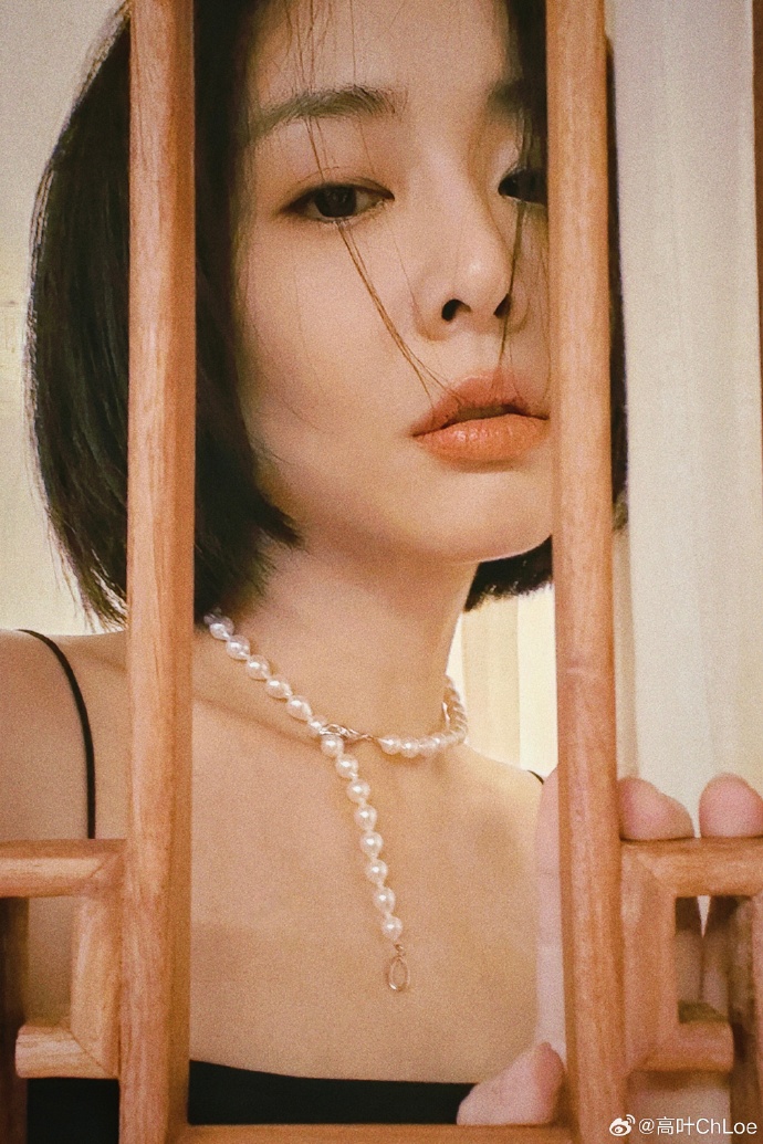 狂飙大嫂美女明星高叶自拍照图片 5