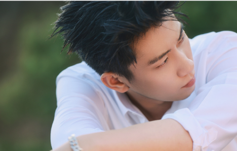 中国男演员王子奇白衬衫干净清爽写真图片 6