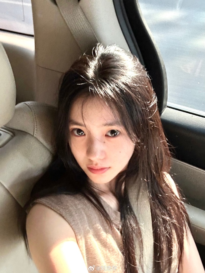 谋女郎刘浩存自拍照图片我要看美女