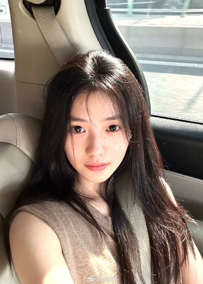 谋女郎刘浩存自拍照图片我要看美女 3
