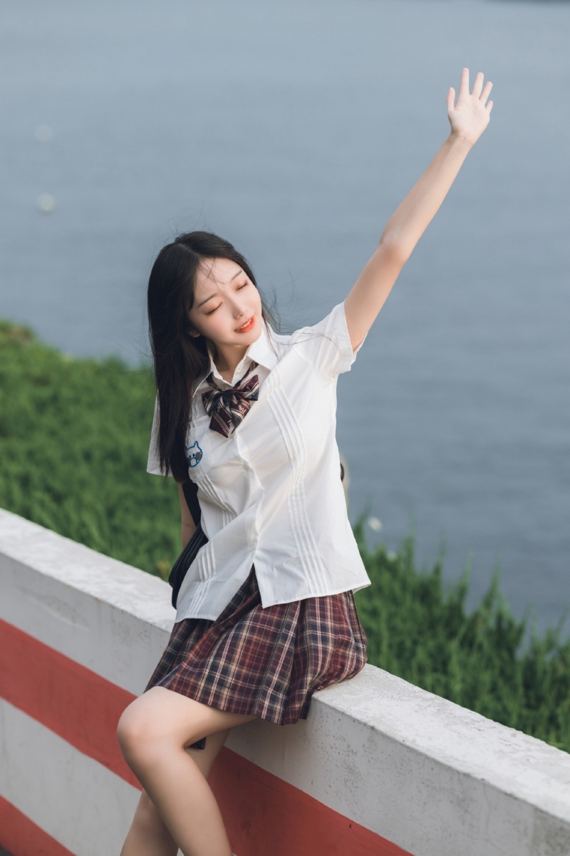 JK制服美女图片高清身姿窈窕曼妙女生图片