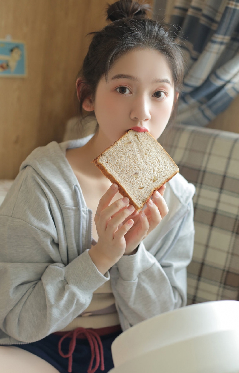 少女亭亭玉立貌美如花美女禁欲系高级感私房照 2
