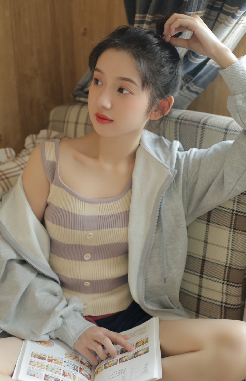 少女亭亭玉立貌美如花美女禁欲系高级感私房照 5