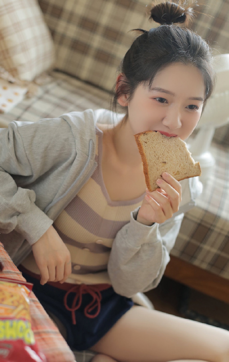 少女亭亭玉立貌美如花美女禁欲系高级感私房照 9