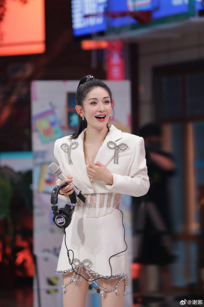 四川美女图片高清主持人谢娜你好星期六图片 4