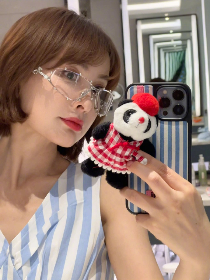 大眼美女图片高清吴昕多巴胺搭配图片 2
