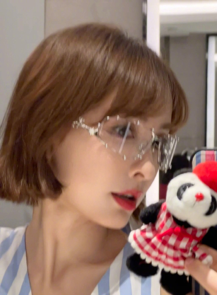 大眼美女图片高清吴昕多巴胺搭配图片 3
