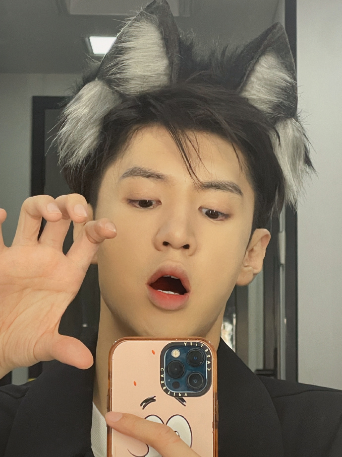 95后小鲜肉陈哲远小狼崽自拍照图片 2