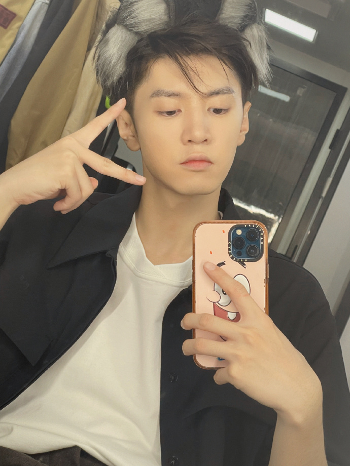 95后小鲜肉陈哲远小狼崽自拍照图片 3