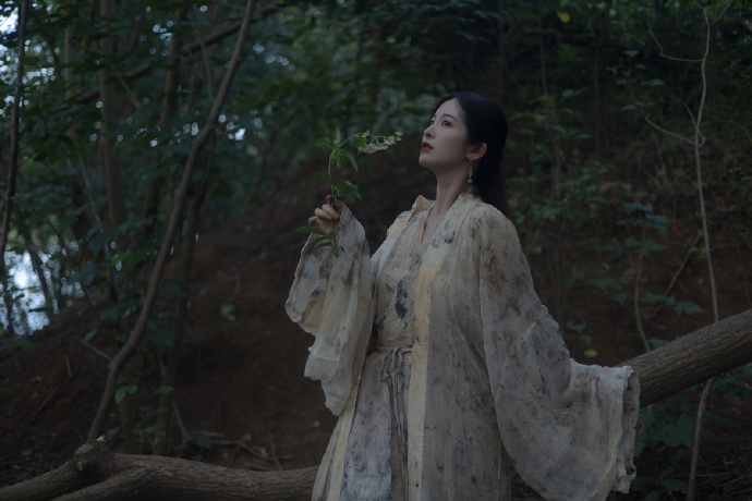 大眼美女写真古装美女图片 4