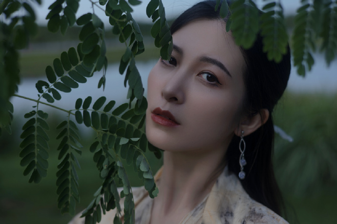 大眼美女写真古装美女图片 7